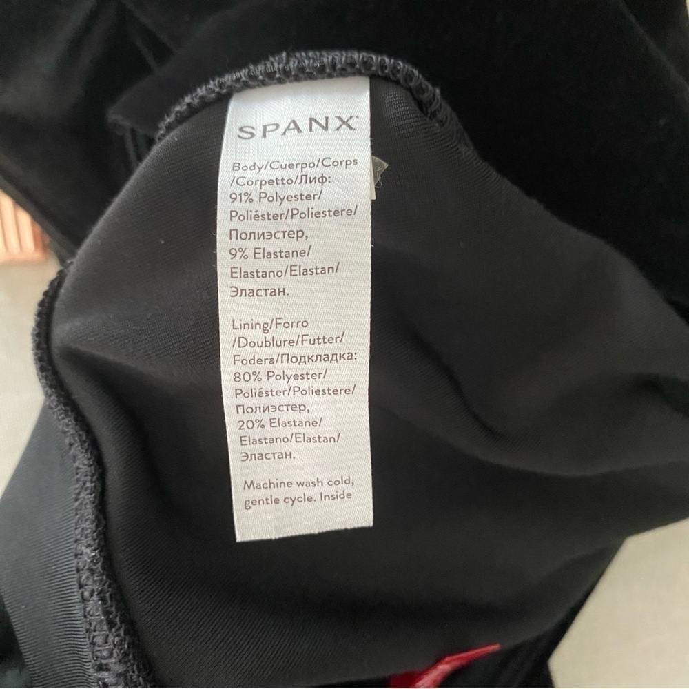 Spanx Velvet Leggings in Black Size Large - Picture 4 of 7